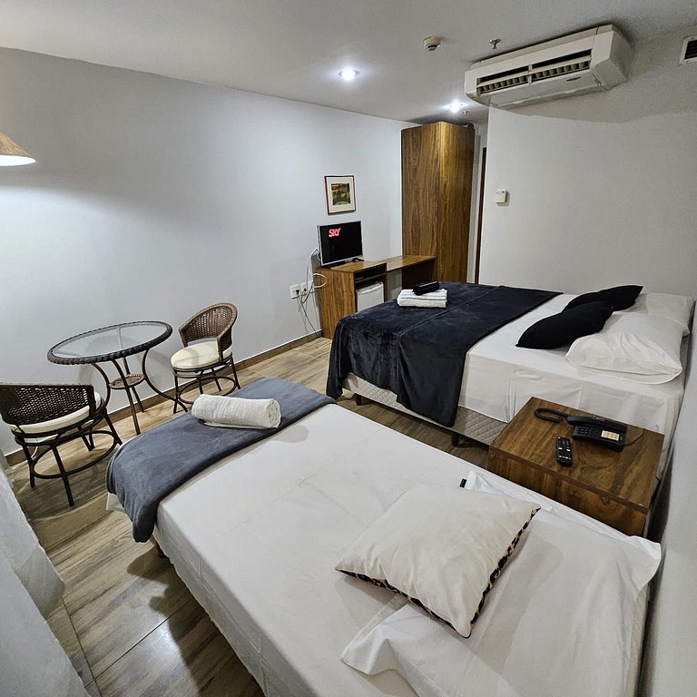 305- Flat charmoso 3 pessoas garagem e lazer bem localizado